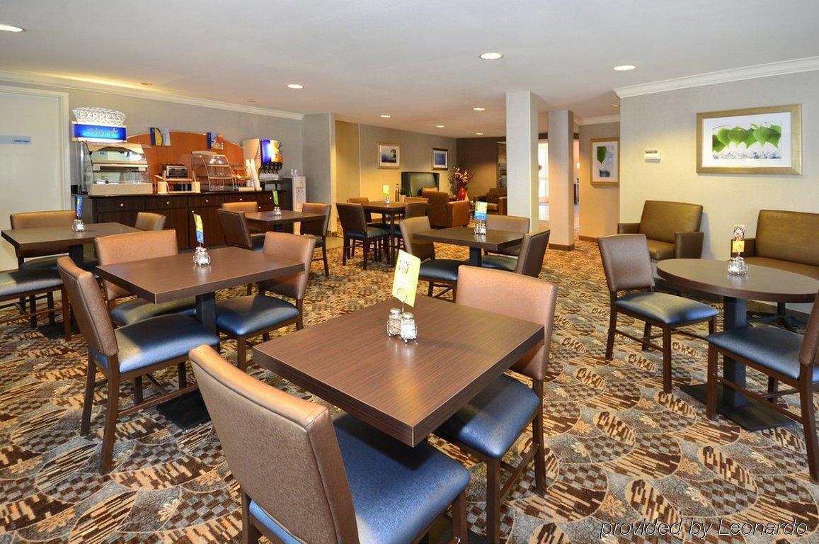 Holiday Inn Express & Suites Santa Clara By Ihg Restaurant foto